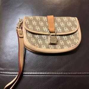 DB wristlet
